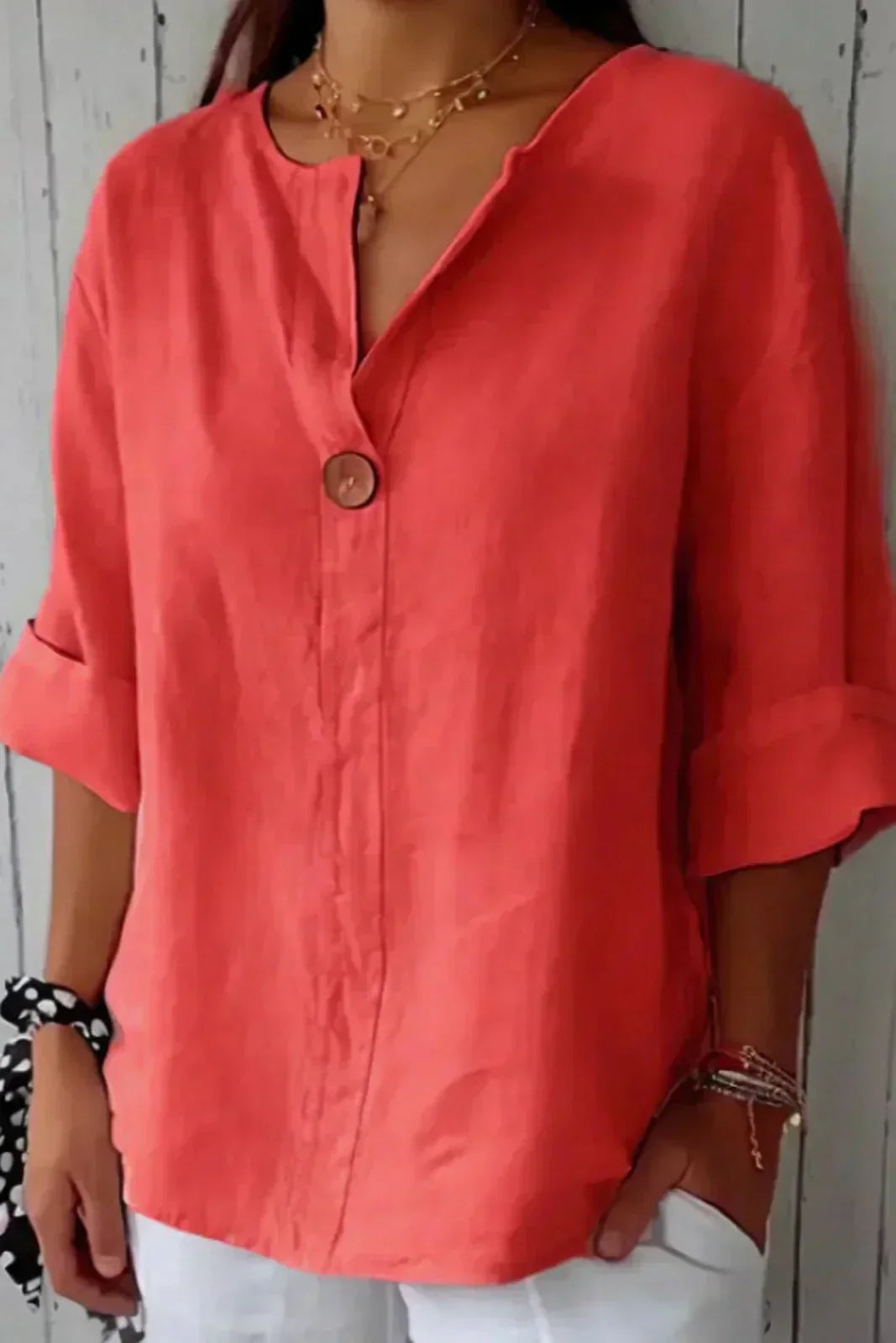 JUNE – V-NECK BUTTON BLOUSE