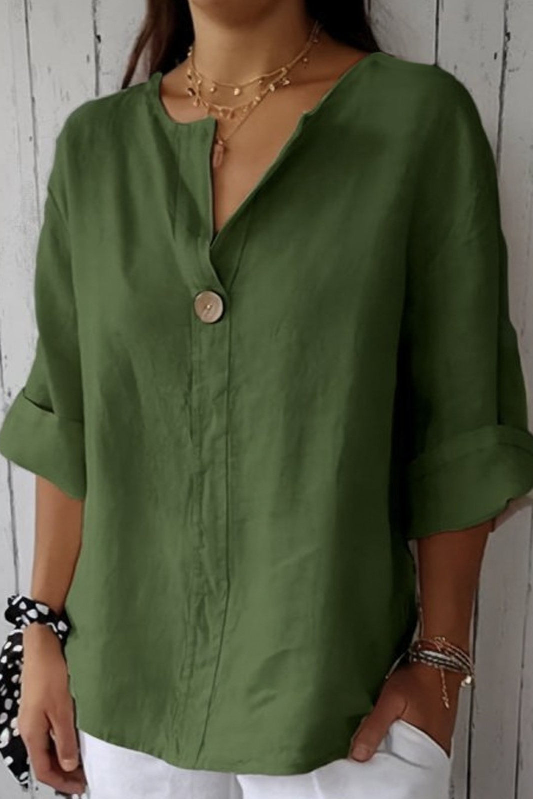 JUNE – V-NECK BUTTON BLOUSE