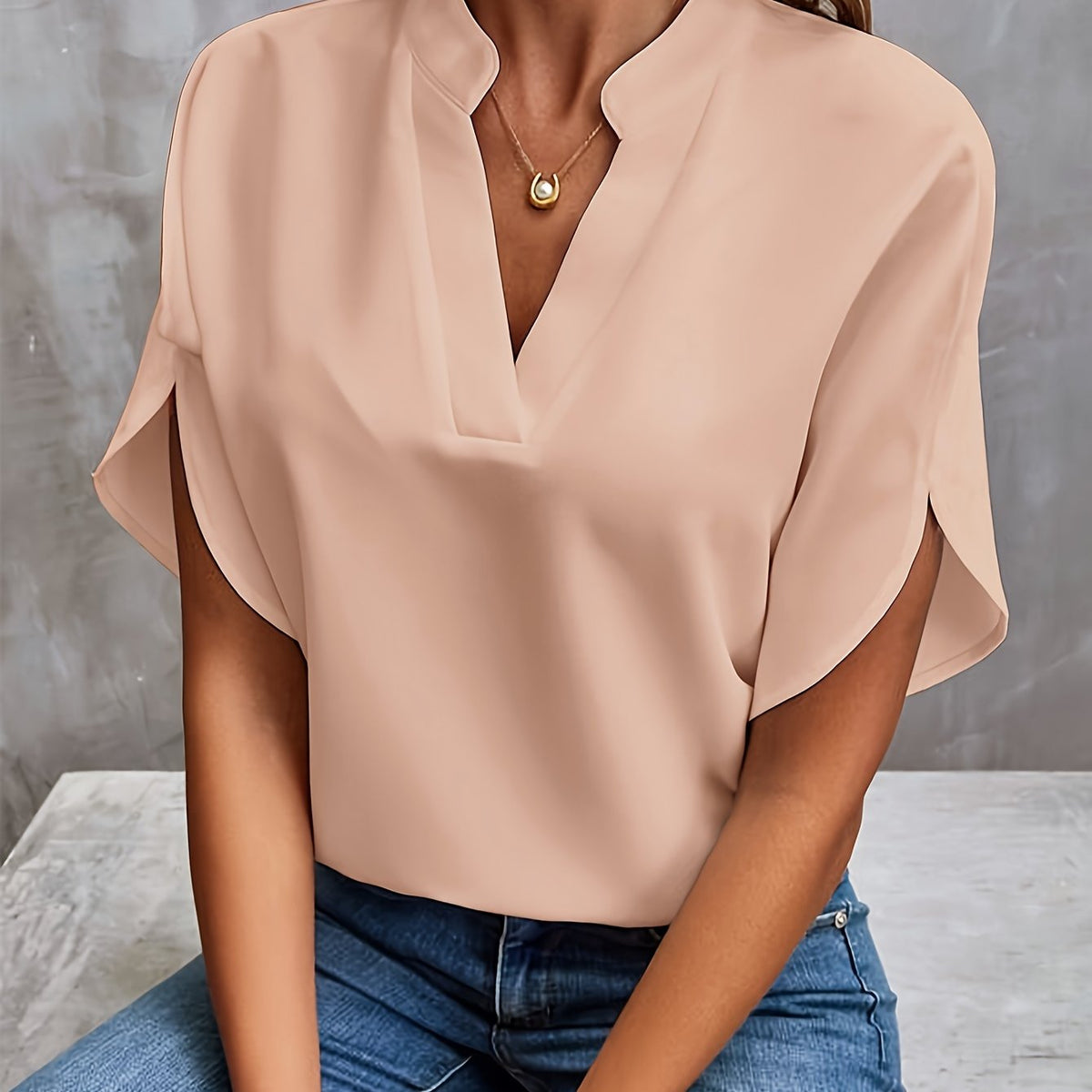 ROBYN – SPLIT SLEEVE V-NECK BLOUSE